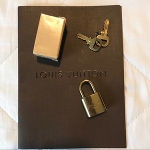 Louis Vuitton LV lock and keys, authentic!